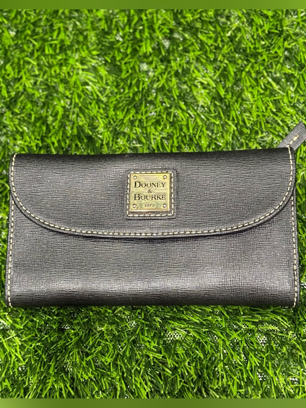Authentic Dooney & Bourke Textured Leather Continental Clutch Flap Wallet